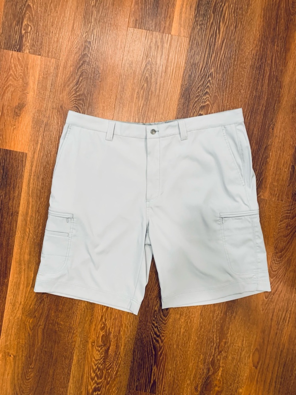 Callaway Men’s Golf Shorts Light Gray Size 40 Multipocketed Dress Shorts